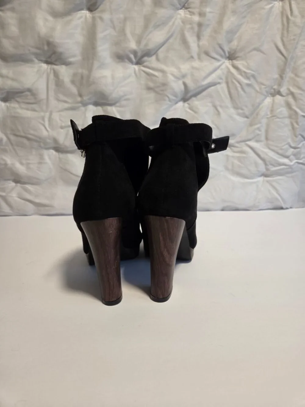 Tinstree Black Peep Toe Platform Heel Womens Size 9